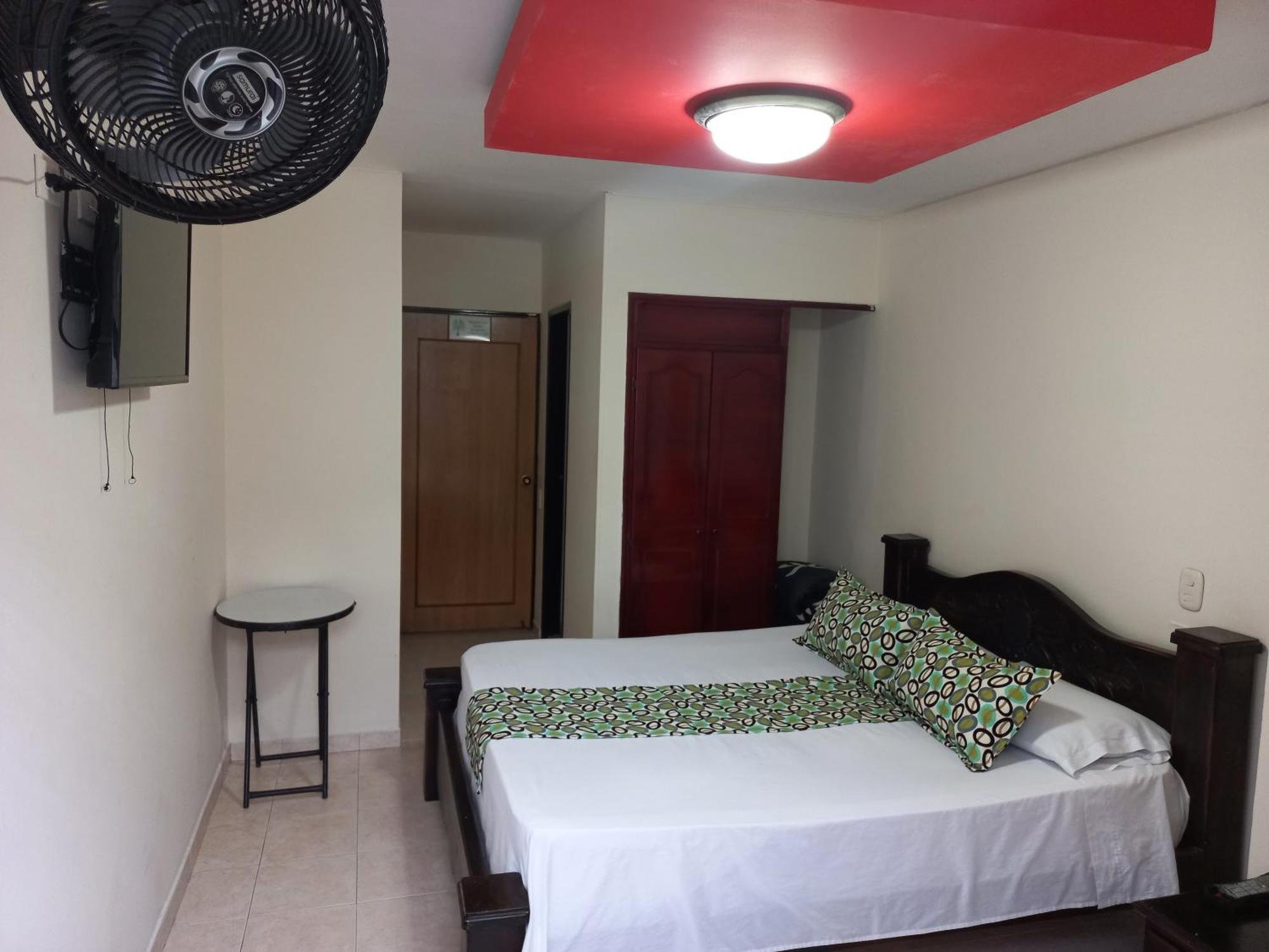 Hotel Los Tunjos Pereira Esterno foto