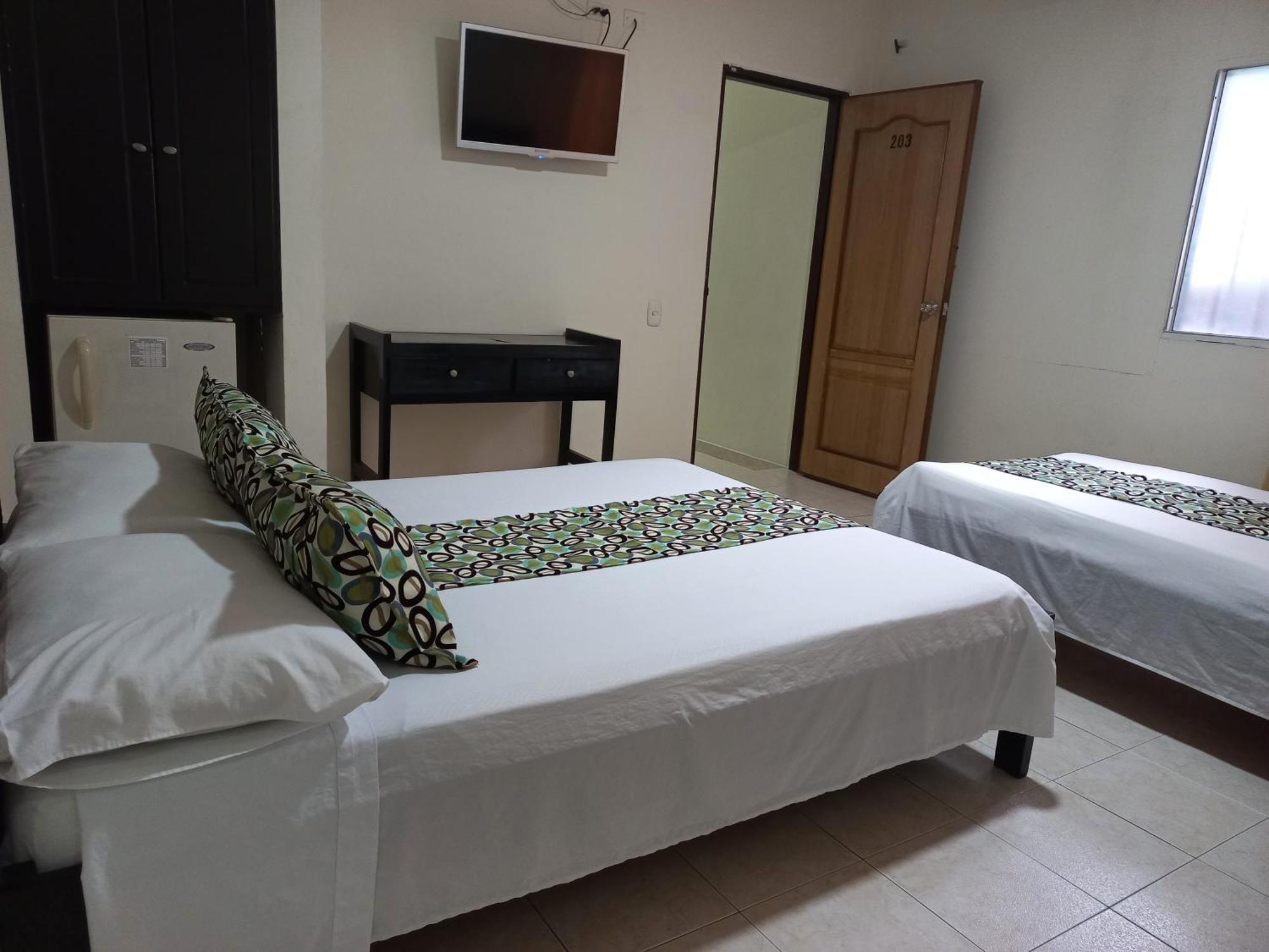 Hotel Los Tunjos Pereira Esterno foto